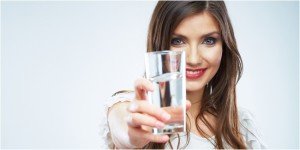 Minum air putih untuk kesehatan tubuh